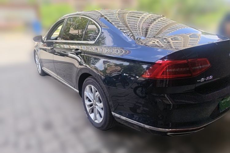Used Volkswagen Magotan 2018 330TSI DSG Luxury Model Rear Left 45 Deg