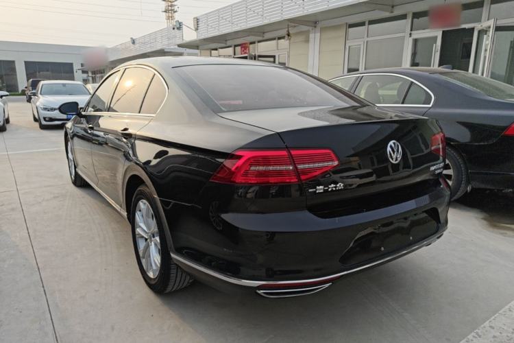 Used Volkswagen Magotan 2018 330TSI DSG Luxury Model Rear Left 45 Deg