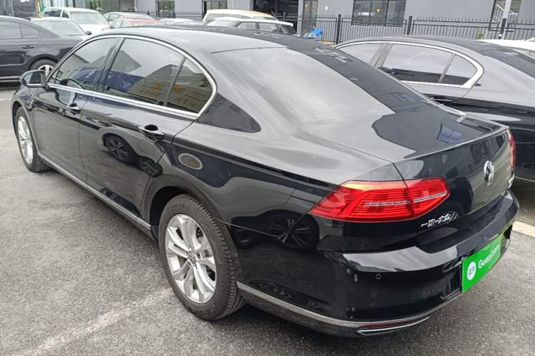 Used Volkswagen Magotan 2018 330TSI DSG Luxury Model Rear Left 45 Deg