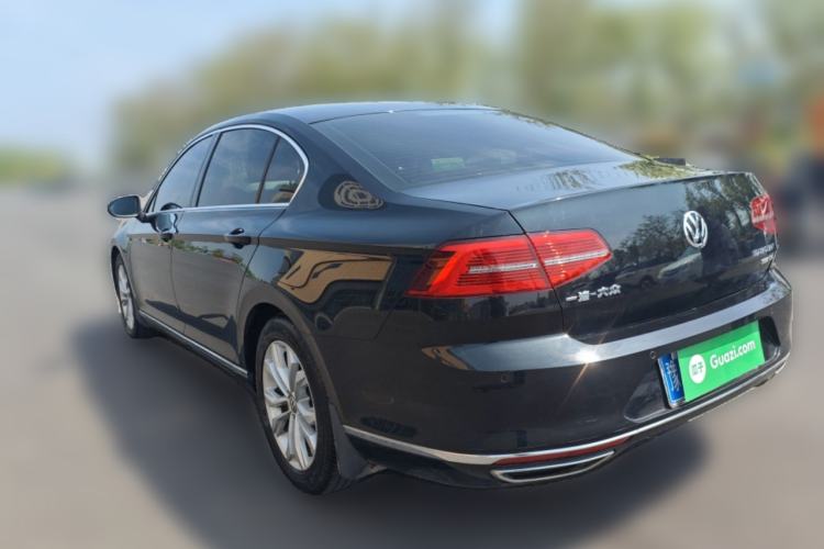 Used Volkswagen Magotan 2018 330TSI DSG Luxury Model Rear Left 45 Deg