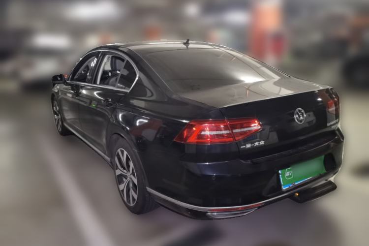 Used Volkswagen Magotan 2018 330TSI DSG Luxury Model Rear Left 45 Deg