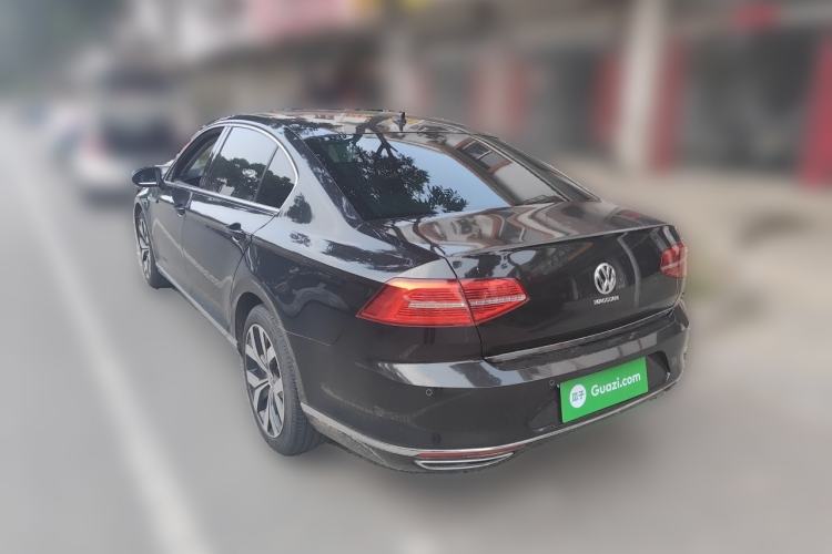 Used Volkswagen Magotan 2018 330TSI DSG Luxury Model Rear Left 45 Deg