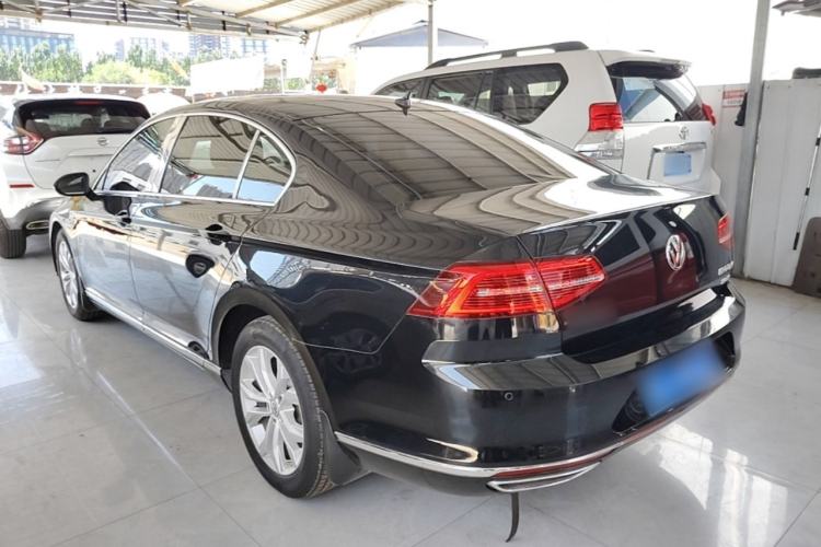 Used Volkswagen Magotan 2018 Facelift 330TSI DSG Luxury Model Rear Left 45 Deg