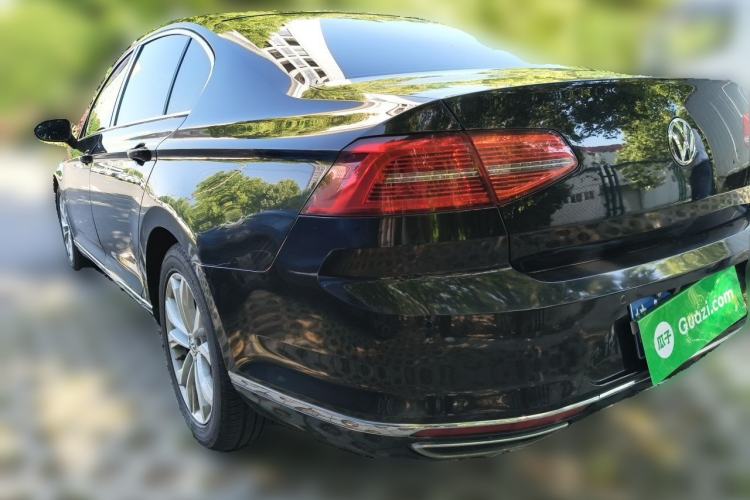 Used Volkswagen Magotan 2018 330TSI DSG Luxury Model Rear Left 45 Deg