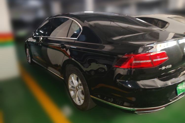 Used Volkswagen Magotan 2018 330TSI DSG Luxury Model Rear Left 45 Deg