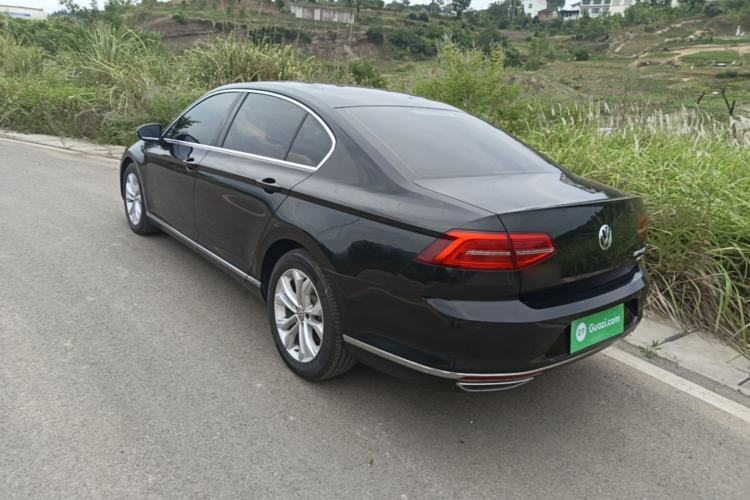 Used Volkswagen Magotan 2018 Facelift 330TSI DSG Luxury Model Rear Left 45 Deg