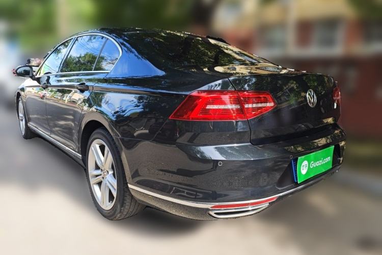Used Volkswagen Magotan 2018 330TSI DSG Luxury Model Rear Left 45 Deg