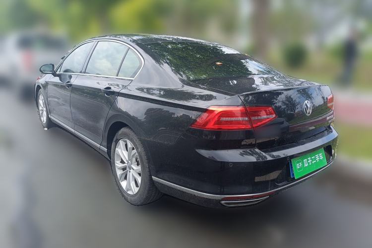 Used Volkswagen Magotan 2018 Facelift 330TSI DSG Luxury Model Rear Left 45 Deg