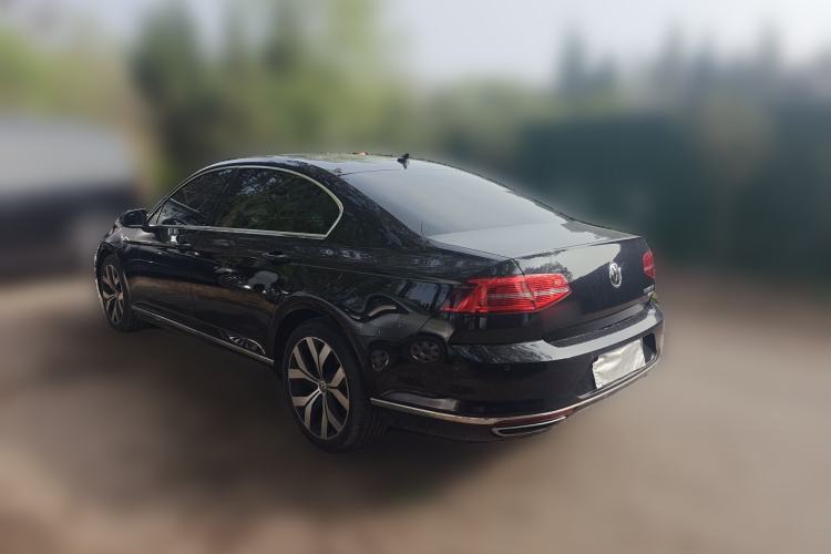 Used Volkswagen Magotan 2018 330TSI DSG Luxury Model Rear Left 45 Deg