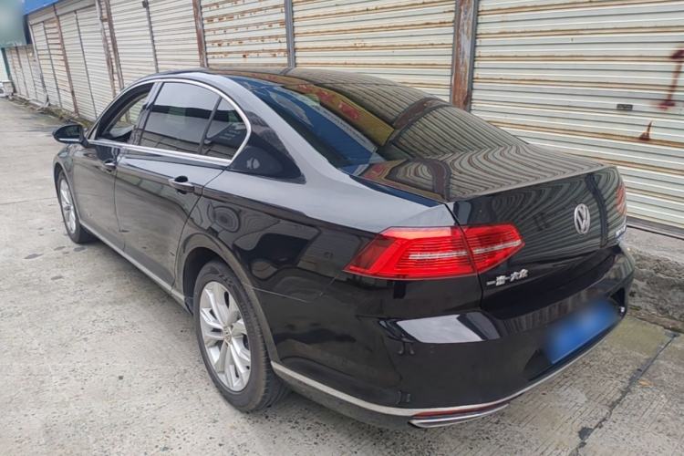 Used Volkswagen Magotan 2018 330TSI DSG Luxury Model Rear Left 45 Deg