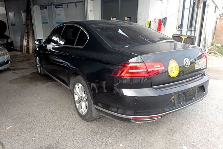 Used Volkswagen Magotan 2018 330TSI DSG Luxury Model Rear Left 45 Deg