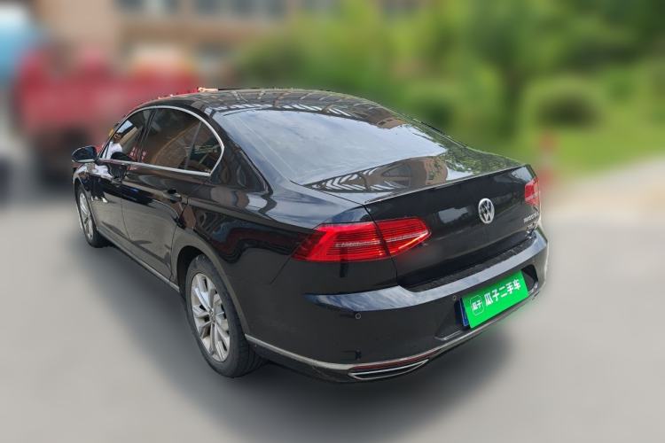 Used Volkswagen Magotan 2018 330TSI DSG Luxury Model Rear Left 45 Deg