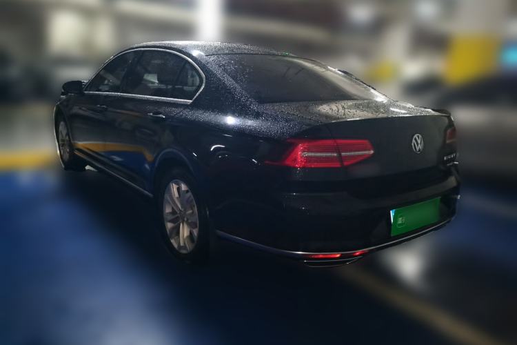 Used Volkswagen Magotan 2018 330TSI DSG Luxury Model Rear Left 45 Deg