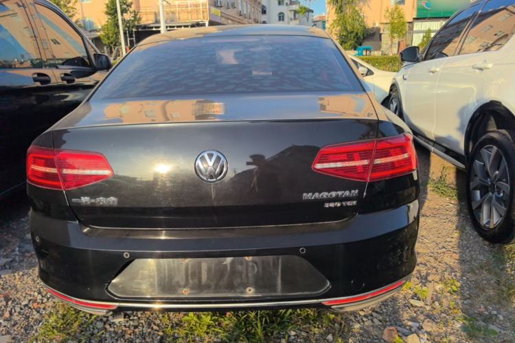 Used Volkswagen Magotan 2018 Facelift 330TSI DSG Luxury Model Rear