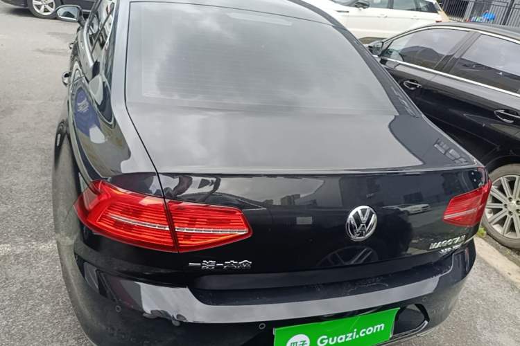 Used Volkswagen Magotan 2018 330TSI DSG Luxury Model Rear