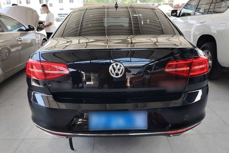 Used Volkswagen Magotan 2018 Facelift 330TSI DSG Luxury Model Rear