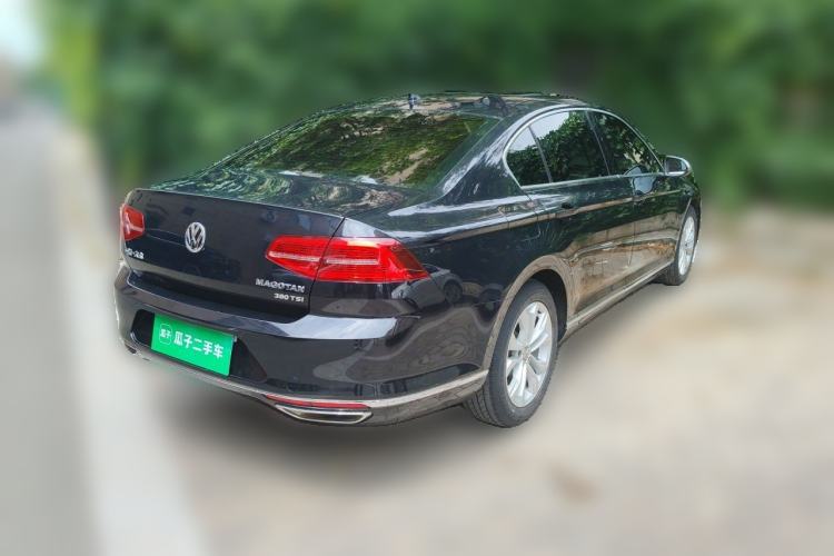 Used Volkswagen Magotan 2018 380TSI DSG Luxury Model Rear Right 45 Deg