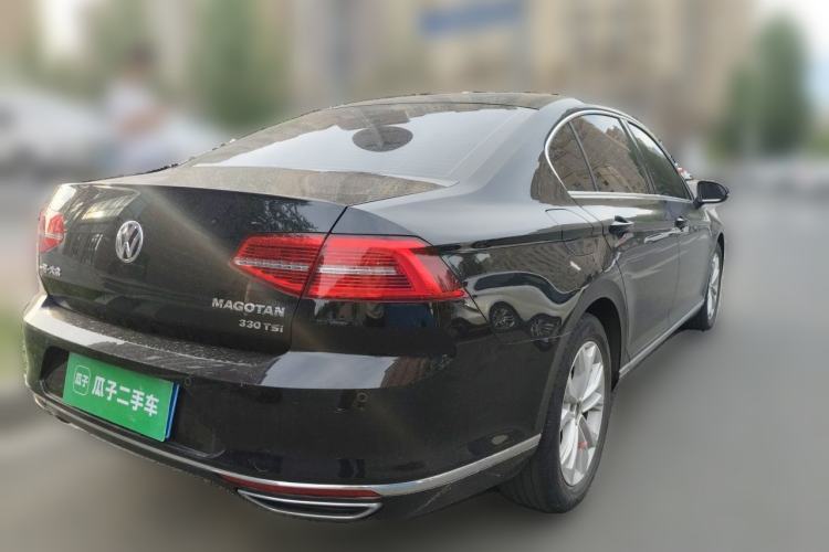 Used Volkswagen Magotan 2018 Facelift 330TSI DSG Luxury Model Rear Right 45 Deg