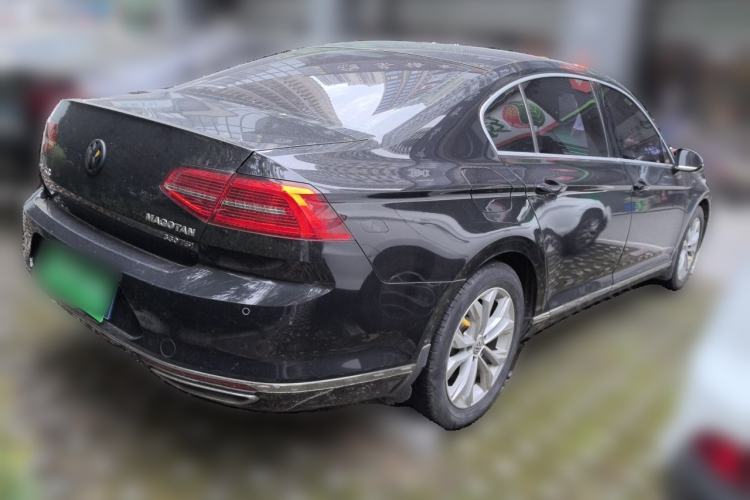 Used Volkswagen Magotan 2018 330TSI DSG Luxury Model Rear Right 45 Deg