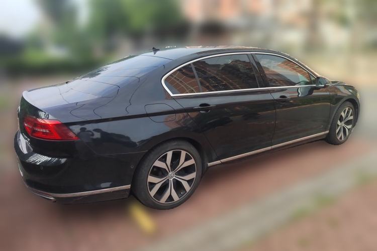 Used Volkswagen Magotan 2018 380TSI DSG Prestige Model Rear Right 45 Deg