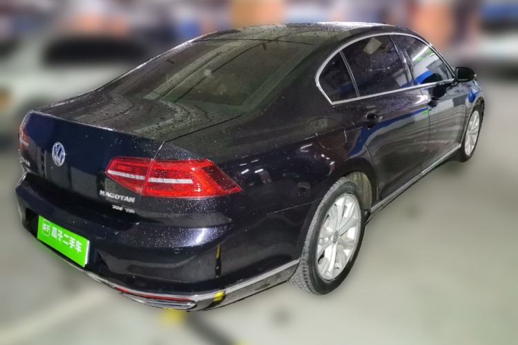 Used Volkswagen Magotan 2018 330TSI DSG Luxury Model Rear Right 45 Deg