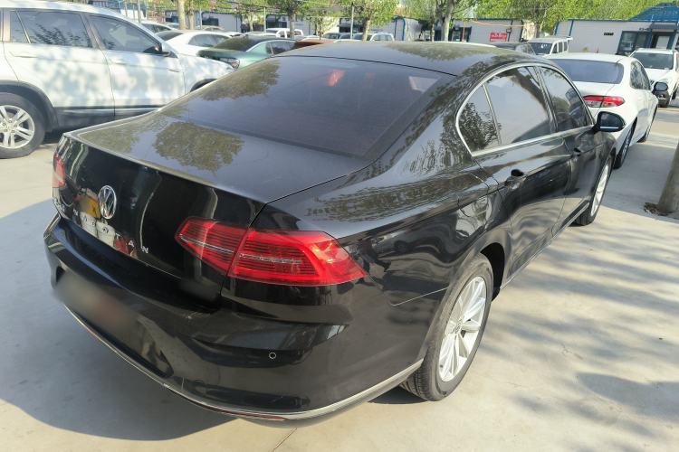 Used Volkswagen Magotan 2018 330TSI DSG Advanced Model Rear Right 45 Deg