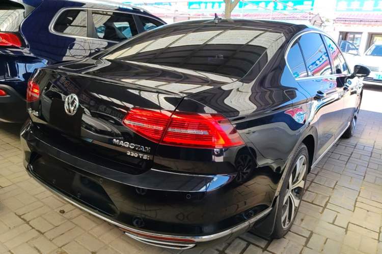 Used Volkswagen Magotan 2018 330TSI DSG Luxury Model Rear Right 45 Deg