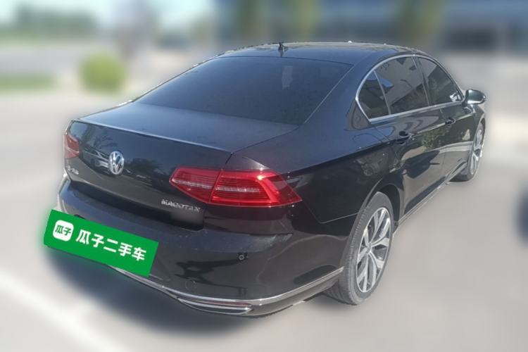 Used Volkswagen Magotan 2018 330TSI DSG Luxury Model Rear Right 45 Deg