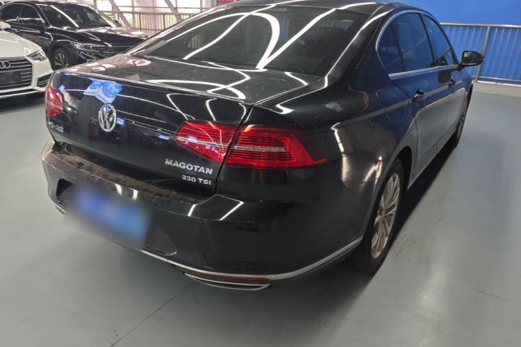 Used Volkswagen Magotan 2018 Facelift 330TSI DSG Luxury Model Rear Right 45 Deg
