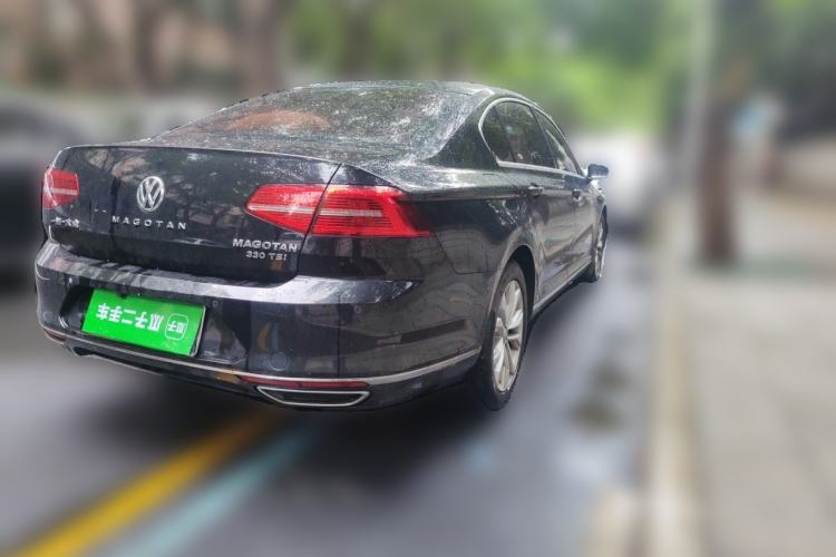 Used Volkswagen Magotan 2018 330TSI DSG Luxury Model Rear Right 45 Deg