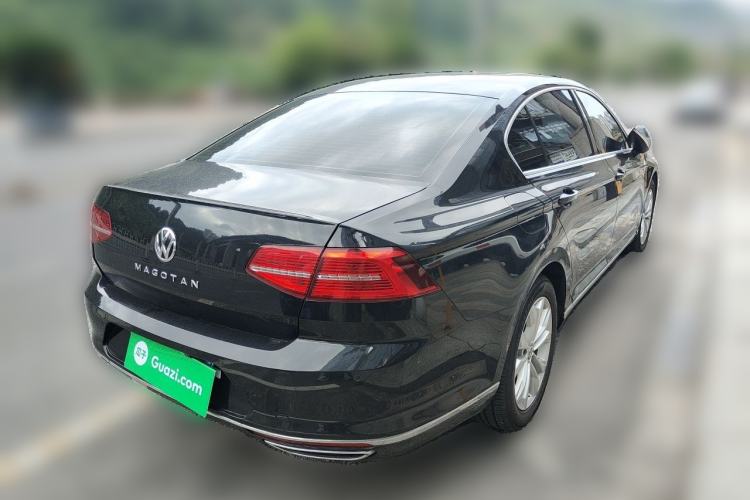 Used Volkswagen Magotan 2018 330TSI DSG Luxury Model Rear Right 45 Deg
