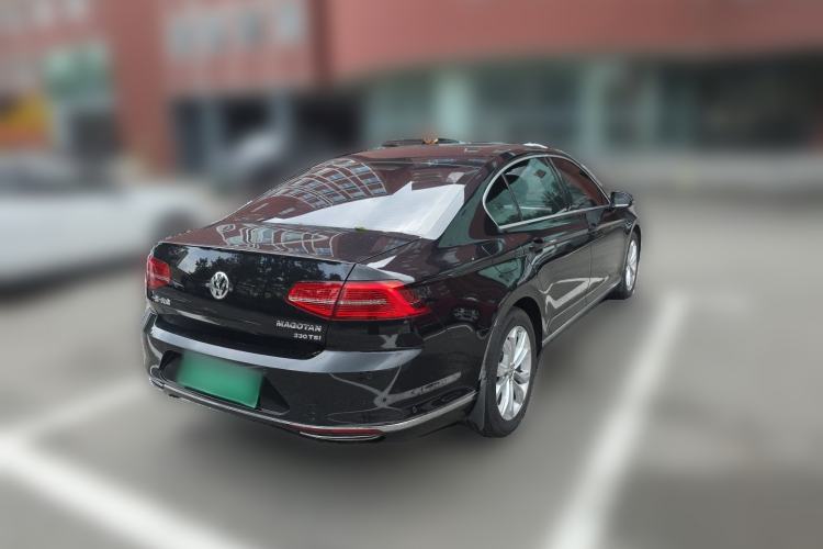 Used Volkswagen Magotan 2018 Facelift 330TSI DSG Luxury Model Rear Right 45 Deg