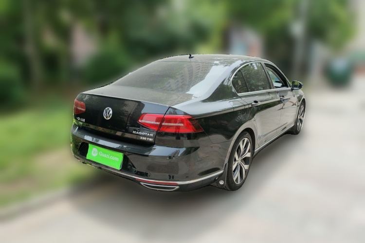 Used Volkswagen Magotan 2018 330TSI DSG Luxury Model Rear Right 45 Deg