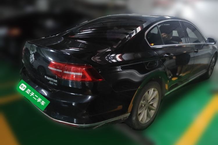 Used Volkswagen Magotan 2018 330TSI DSG Advanced Model Rear Right 45 Deg