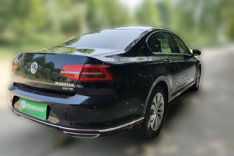 Used Volkswagen Magotan 2018 330TSI DSG Luxury Model Rear Right 45 Deg