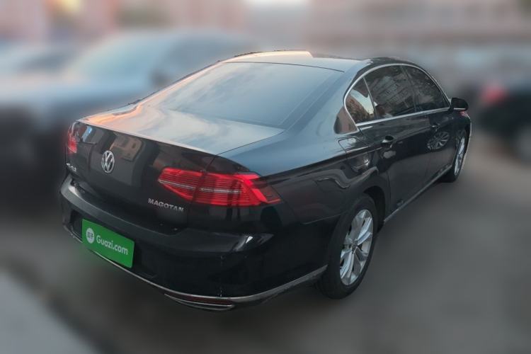 Used Volkswagen Magotan 2018 330TSI DSG Luxury Model Rear Right 45 Deg