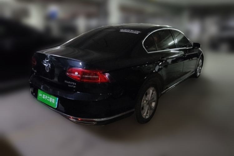 Used Volkswagen Magotan 2018 330TSI DSG Luxury Model Rear Right 45 Deg