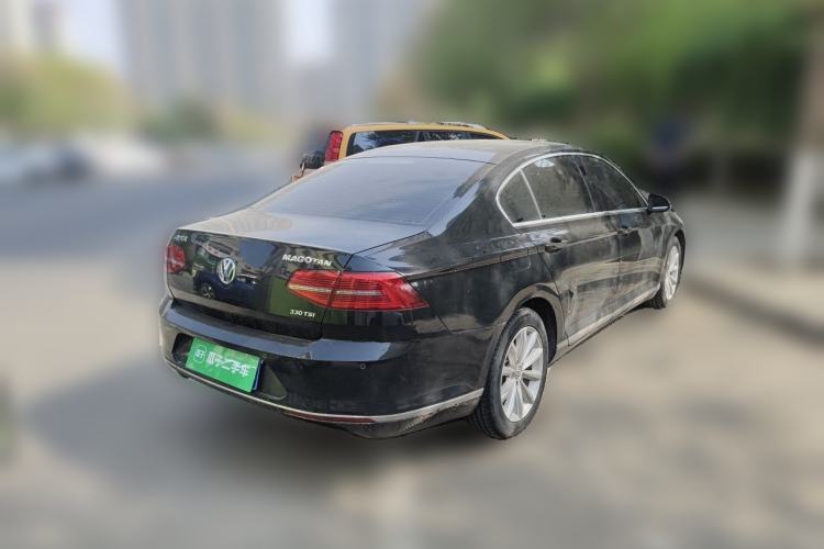 Used Volkswagen Magotan 2018 330TSI DSG Advanced Model Rear Right 45 Deg