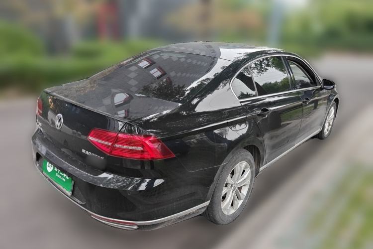 Used Volkswagen Magotan 2018 330TSI DSG Luxury Model Rear Right 45 Deg