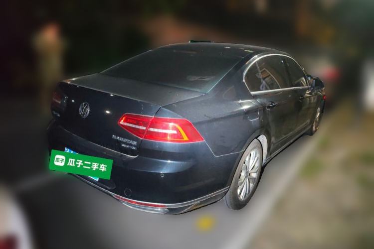 Used Volkswagen Magotan 2018 330TSI DSG Luxury Model Rear Right 45 Deg