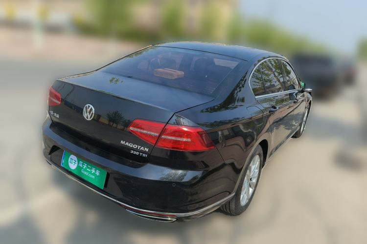 Used Volkswagen Magotan 2018 330TSI DSG Luxury Model Rear Right 45 Deg
