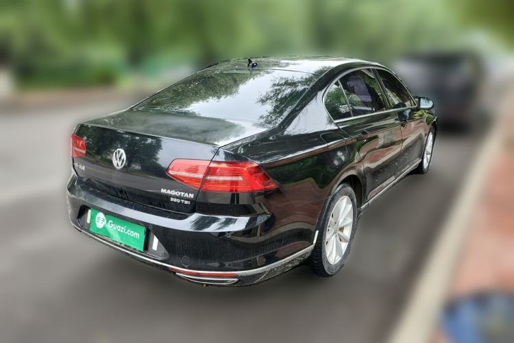 Used Volkswagen Magotan 2018 330TSI DSG Advanced Model Rear Right 45 Deg
