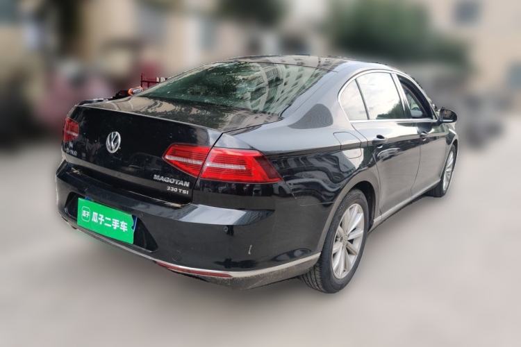 Used Volkswagen Magotan 2018 330TSI DSG Advanced Model Rear Right 45 Deg