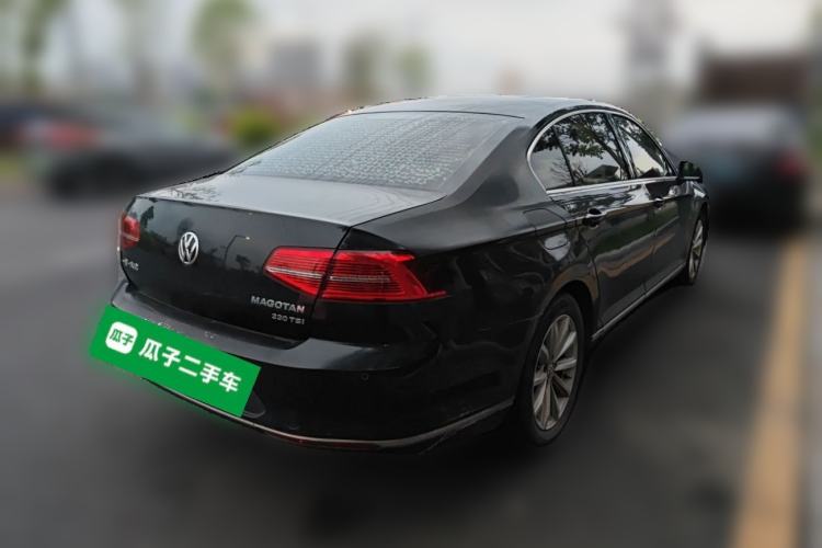 Used Volkswagen Magotan 2018 330TSI DSG Advanced Model Rear Right 45 Deg