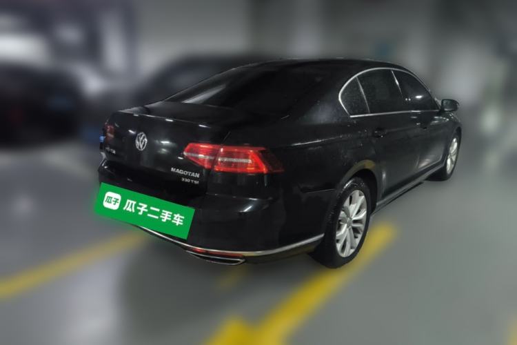 Used Volkswagen Magotan 2018 330TSI DSG Luxury Model Rear Right 45 Deg