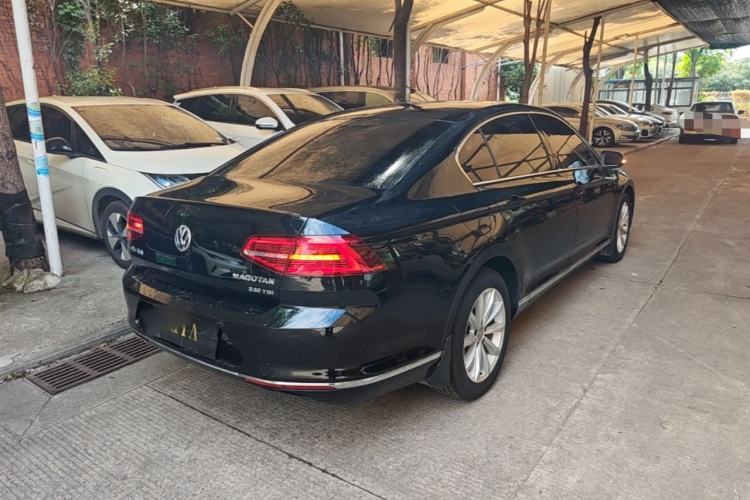 Used Volkswagen Magotan 2018 330TSI DSG Advanced Model Rear Right 45 Deg