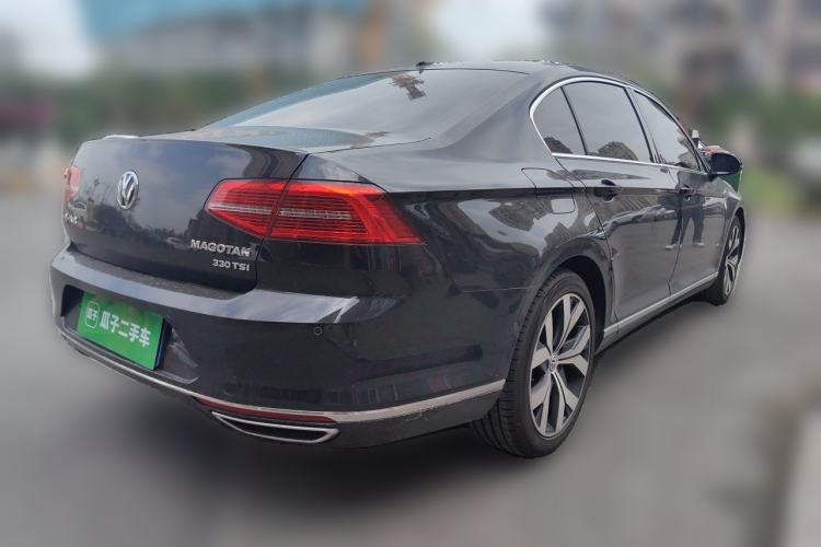 Used Volkswagen Magotan 2018 330TSI DSG Luxury Model Rear Right 45 Deg