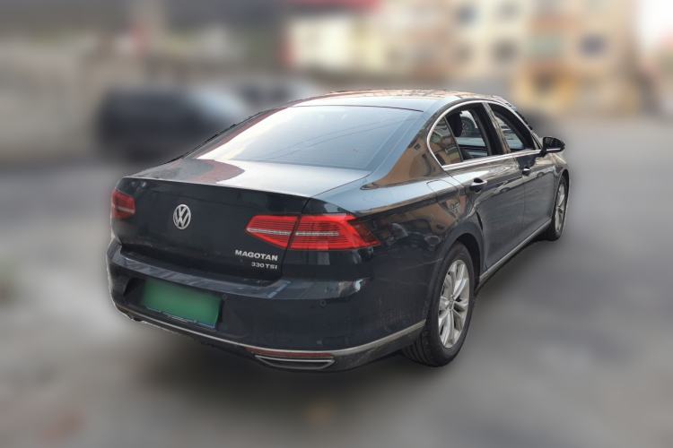 Used Volkswagen Magotan 2018 330TSI DSG Luxury Model Rear Right 45 Deg