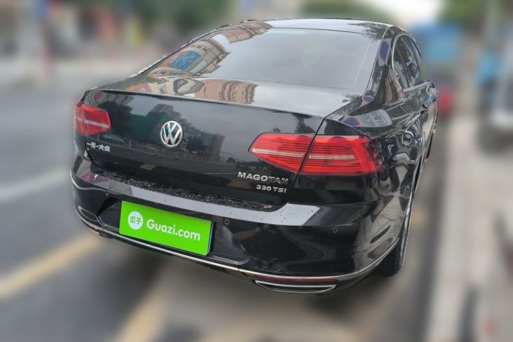 Used Volkswagen Magotan 2018 330TSI DSG Luxury Model Rear Right 45 Deg