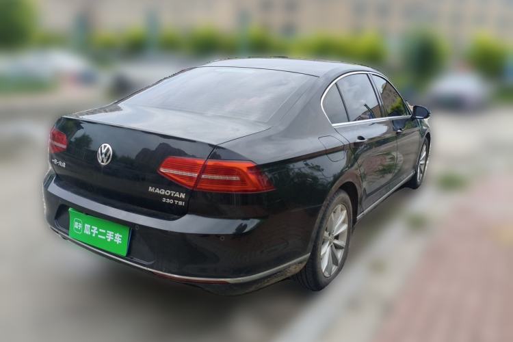 Used Volkswagen Magotan 2018 330TSI DSG Advanced Model Rear Right 45 Deg